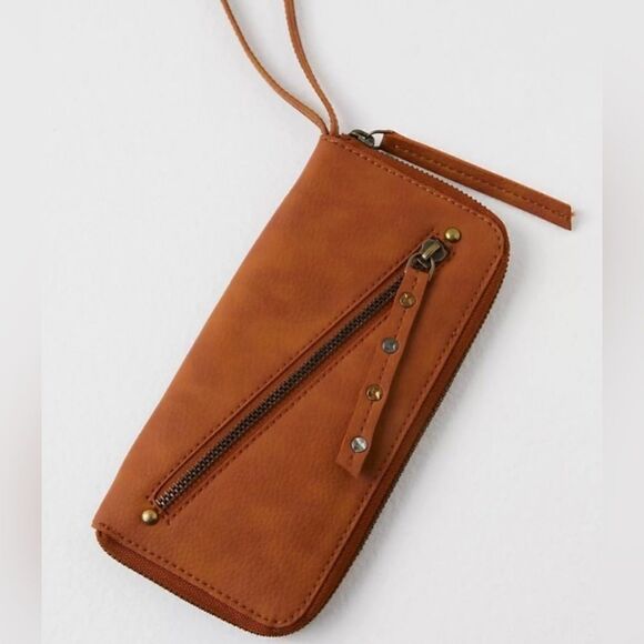 NWT Free People Vegan Leather Distressed Wallet - Picture 1 of 7